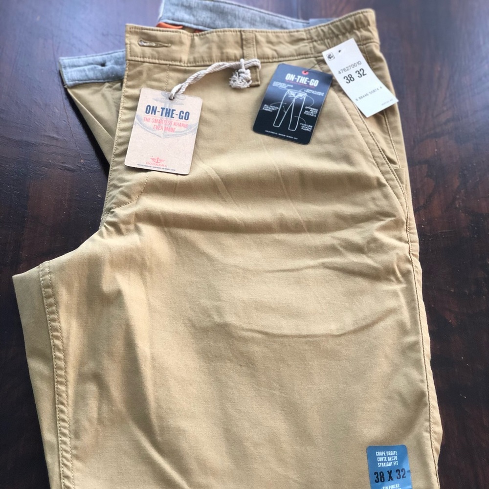 Dockers On-the-Go Mens Khaki Pants Size 38/32